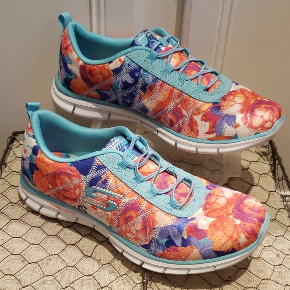 Skechers Dual-Lite Slip-On Flower Print shoes